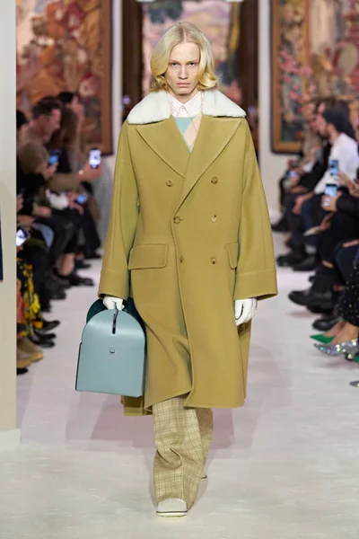 Look 35